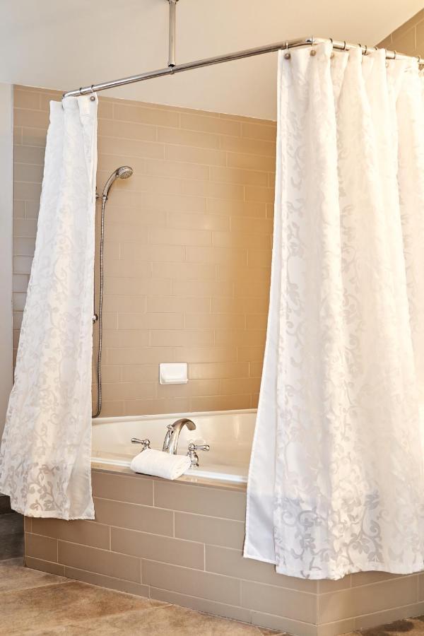 Riverrock Inn Rockland エクステリア 写真