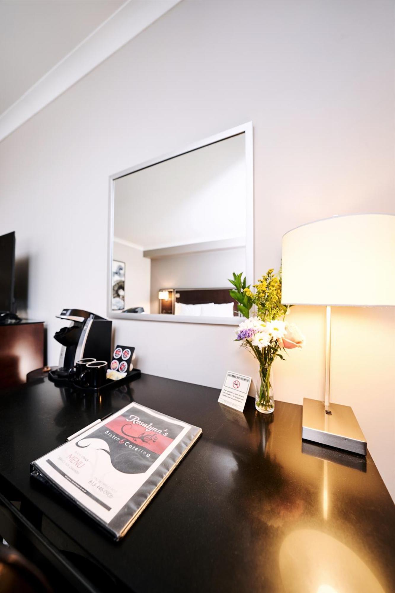 Riverrock Inn Rockland エクステリア 写真